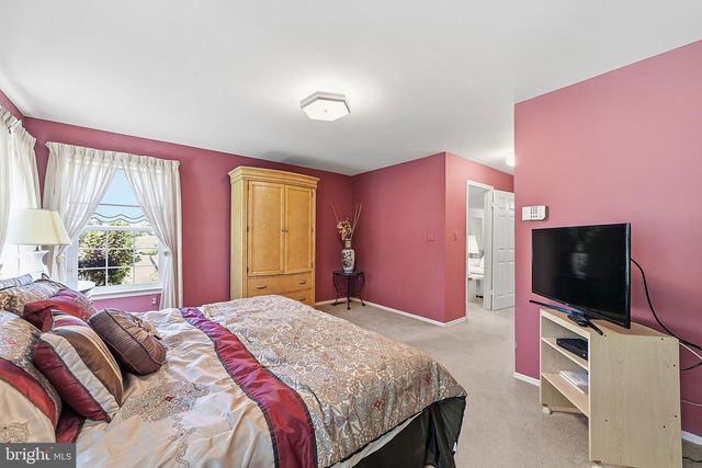 8 ROTHWELL DR, Monroe Township, NJ 08831