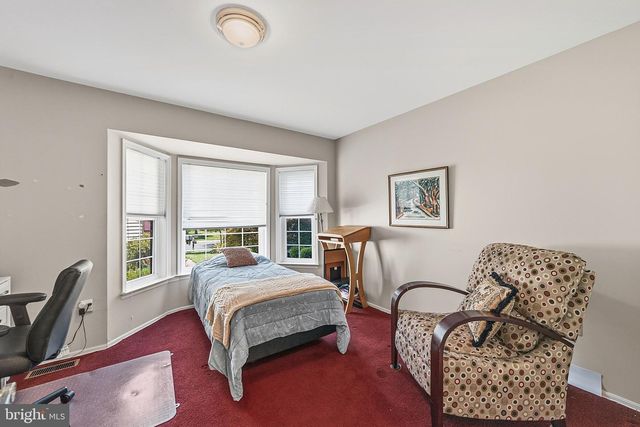 8 ROTHWELL DR, Monroe Township, NJ 08831