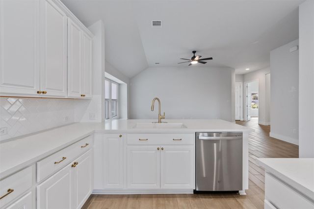 101 Broken Oak DR, Liberty Hill, TX 78642