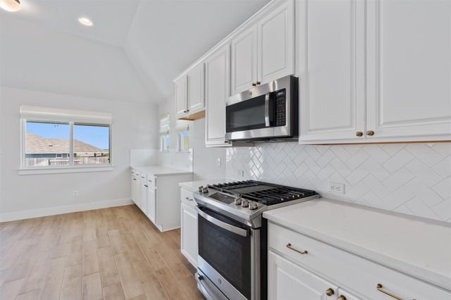 101 Broken Oak DR, Liberty Hill, TX 78642