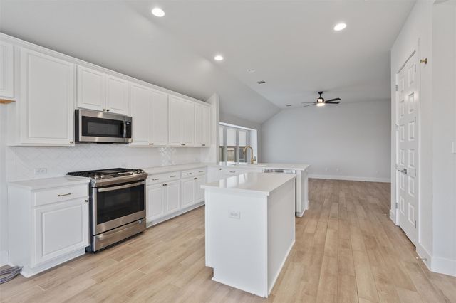 101 Broken Oak DR, Liberty Hill, TX 78642