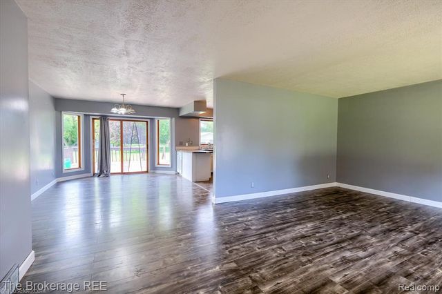 5495 E Coldwater Road, Flint, MI 48506