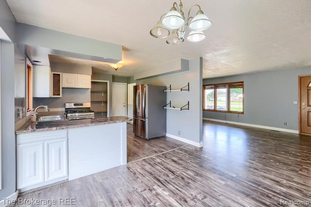 5495 E Coldwater Road, Flint, MI 48506