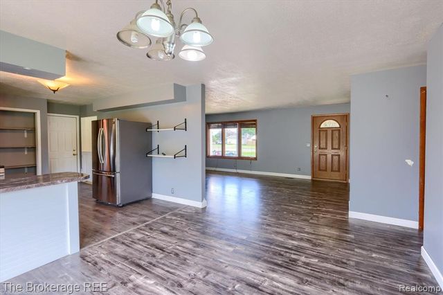 5495 E Coldwater Road, Flint, MI 48506