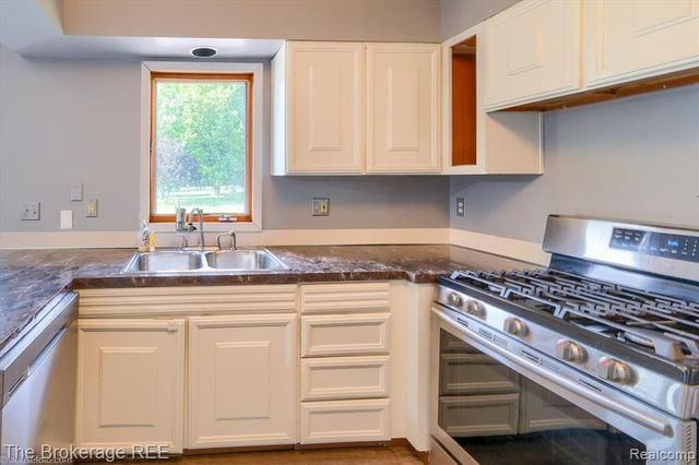 5495 E Coldwater Road, Flint, MI 48506