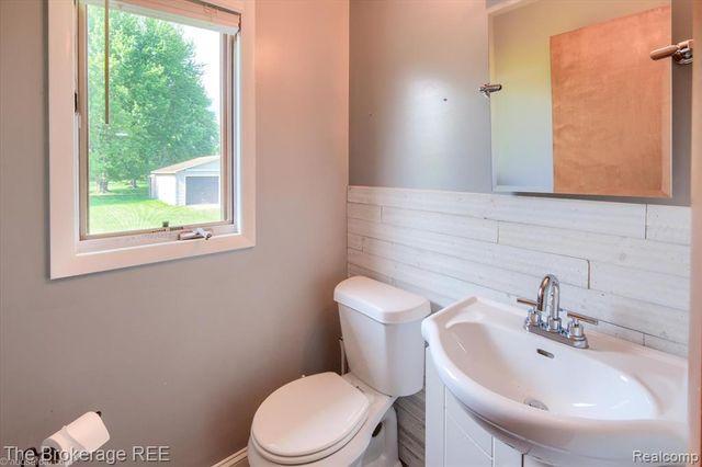 5495 E Coldwater Road, Flint, MI 48506