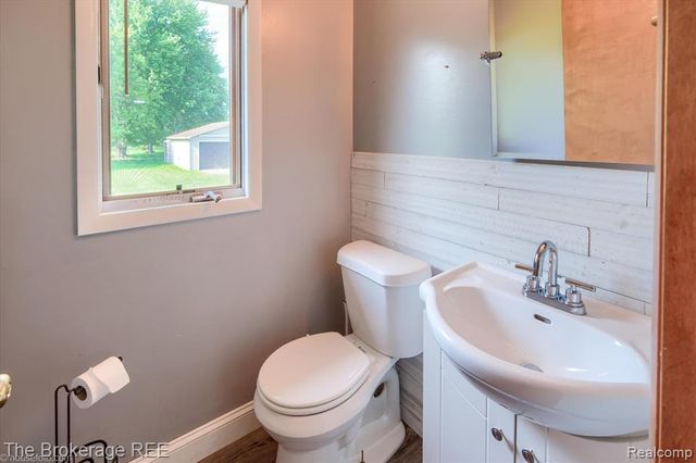 5495 E Coldwater Road, Flint, MI 48506