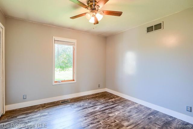 5495 E Coldwater Road, Flint, MI 48506
