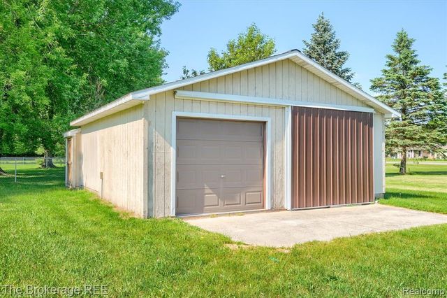 5495 E Coldwater Road, Flint, MI 48506