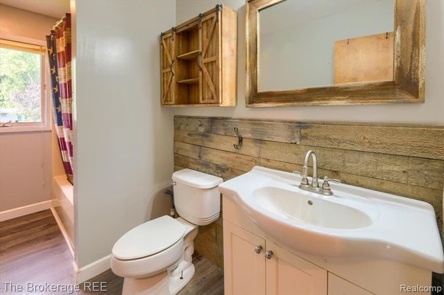 5495 E Coldwater Road, Flint, MI 48506