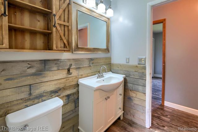 5495 E Coldwater Road, Flint, MI 48506