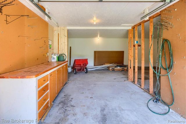 5495 E Coldwater Road, Flint, MI 48506