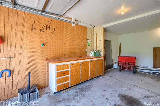5495 E Coldwater Road, Flint, MI 48506
