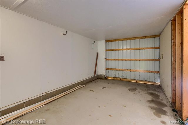 5495 E Coldwater Road, Flint, MI 48506