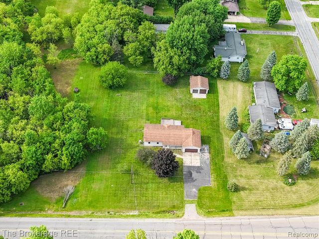 5495 E Coldwater Road, Flint, MI 48506