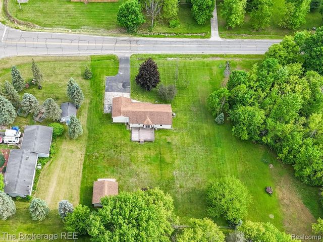 5495 E Coldwater Road, Flint, MI 48506