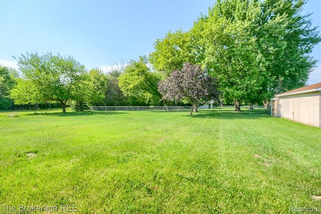 5495 E Coldwater Road, Flint, MI 48506