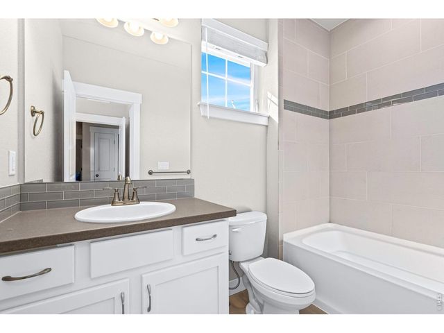 6886 Autumn Leaf Dr, Timnath, CO 80547