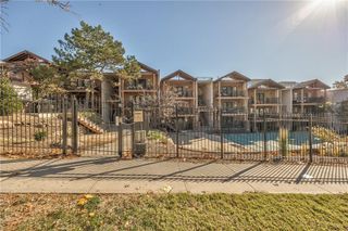 4727 Jarboe Street 83, Kansas City, MO 64112