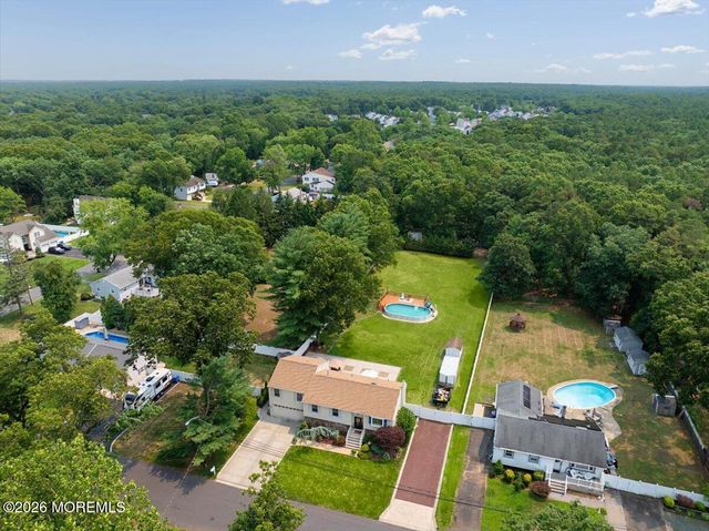 17 West Avenue, Old Bridge, NJ 08857