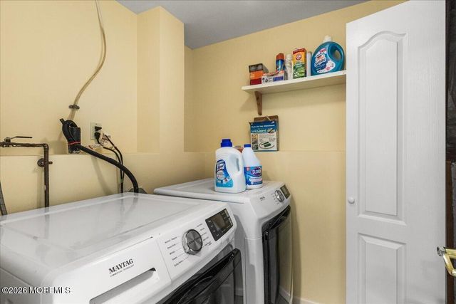 17 West Avenue, Old Bridge, NJ 08857