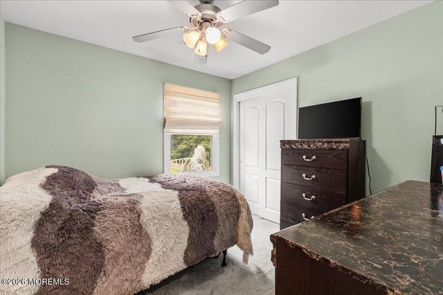 17 West Avenue, Old Bridge, NJ 08857