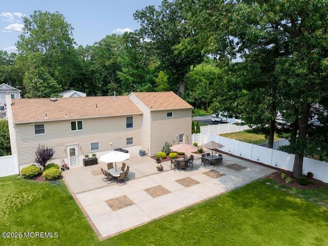 17 West Avenue, Old Bridge, NJ 08857