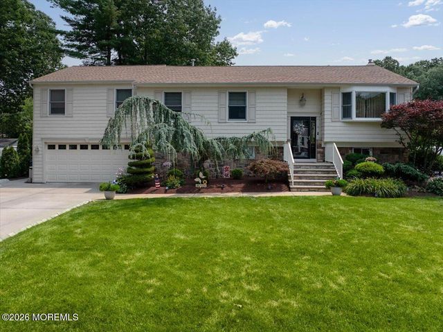 17 West Avenue, Old Bridge, NJ 08857