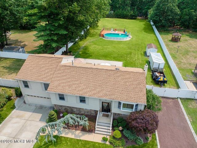 17 West Avenue, Old Bridge, NJ 08857
