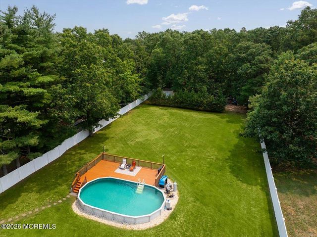 17 West Avenue, Old Bridge, NJ 08857