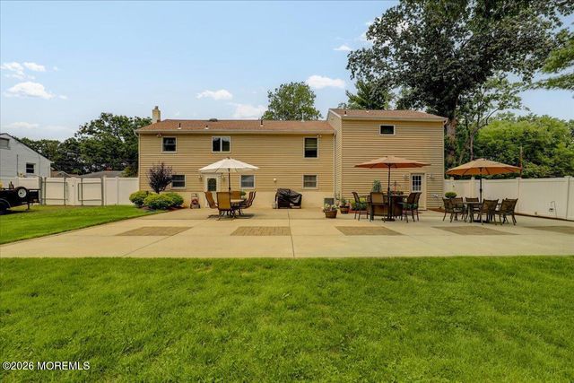 17 West Avenue, Old Bridge, NJ 08857