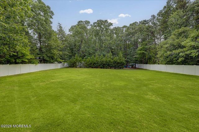17 West Avenue, Old Bridge, NJ 08857