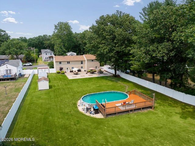 17 West Avenue, Old Bridge, NJ 08857