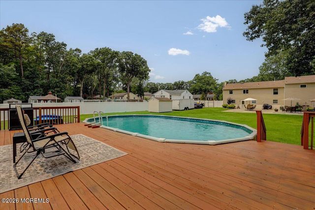 17 West Avenue, Old Bridge, NJ 08857