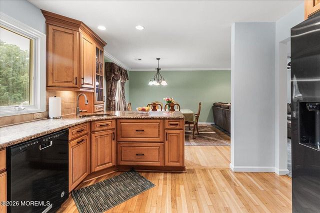17 West Avenue, Old Bridge, NJ 08857