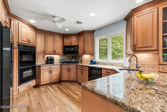 17 West Avenue, Old Bridge, NJ 08857