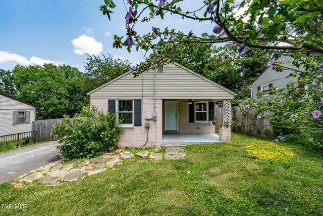 2904 Dorothy Street, Johnson City, TN 37604