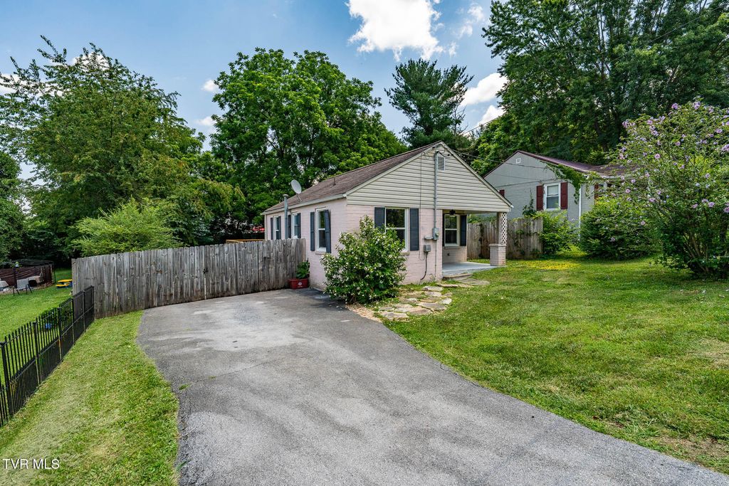 2904 Dorothy Street, Johnson City, TN 37604