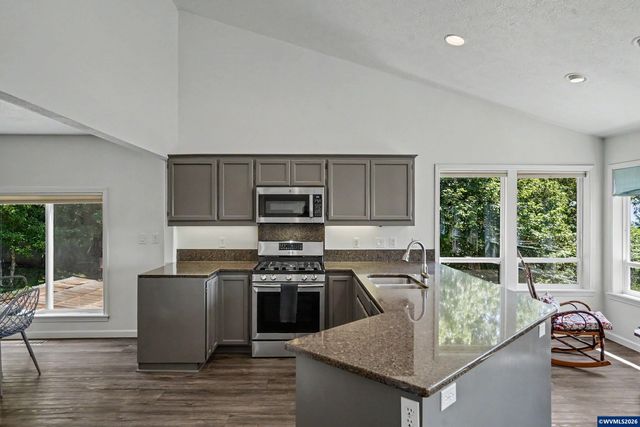 920 NW Carpathian Dr, Corvallis, OR 97330