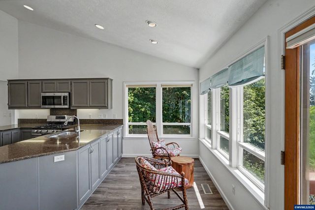 920 NW Carpathian Dr, Corvallis, OR 97330
