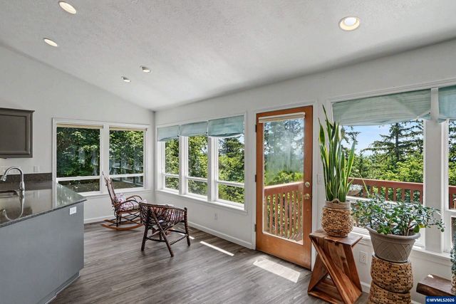 920 NW Carpathian Dr, Corvallis, OR 97330