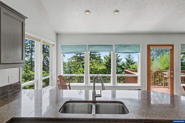 920 NW Carpathian Dr, Corvallis, OR 97330