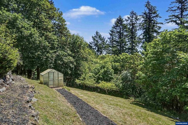 920 NW Carpathian Dr, Corvallis, OR 97330