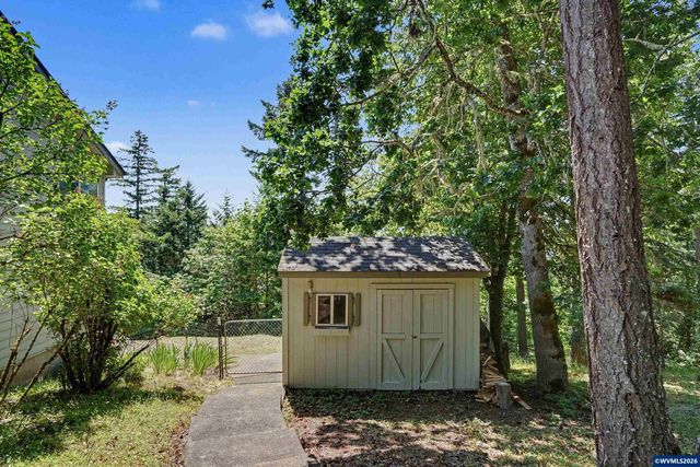 920 NW Carpathian Dr, Corvallis, OR 97330