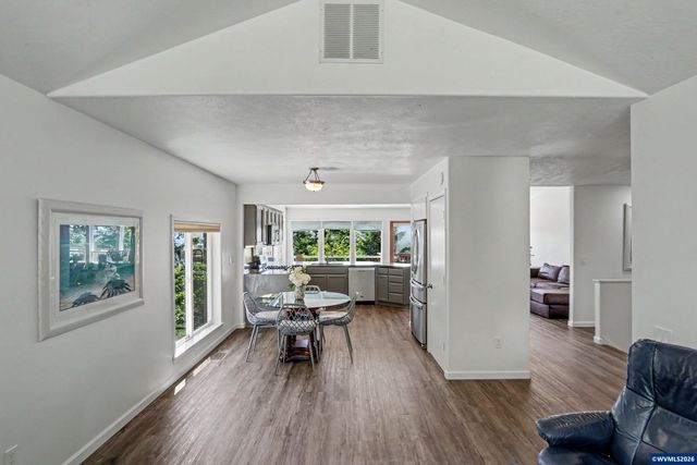 920 NW Carpathian Dr, Corvallis, OR 97330