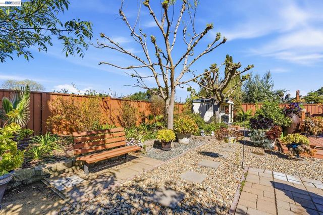 2151 Deerwood Dr, Martinez, CA 94553