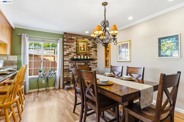 2151 Deerwood Dr, Martinez, CA 94553