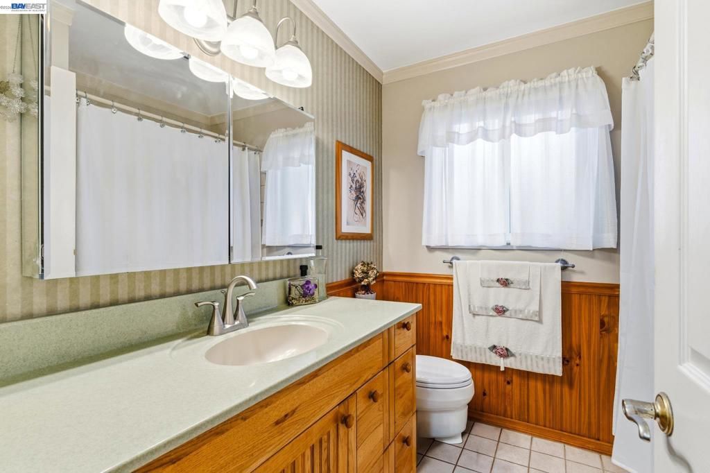 Image 17 of property listing at 2151 Deerwood Dr, Martinez, CA 94553