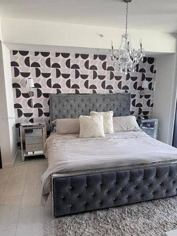 1000 Brickell Plz 2011, Miami, FL 33131