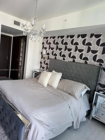 1000 Brickell Plz 2011, Miami, FL 33131